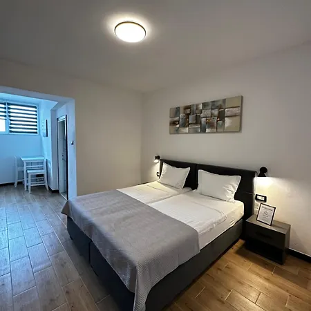 Crolivia Apartmans In Center Apartment *